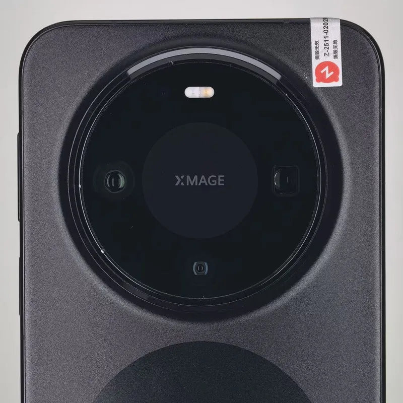Huawei Mate 70 Pro 12 Go + 256 Go Qualité : B (Original d'occasion) - Double dédouanement et hors taxes